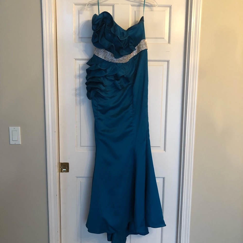 • BLUE RHINESTONE STRAPLESS DRESS •